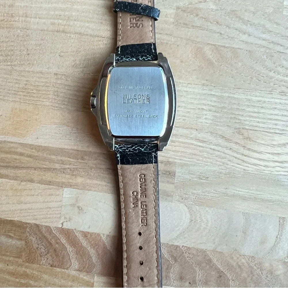 Vintage style Wilson’s leather silver tone black leather watch NEW BATTERY